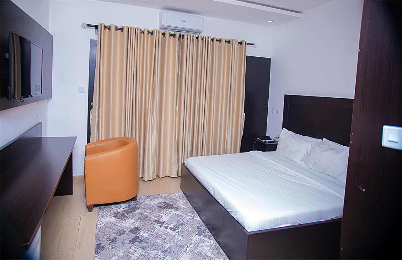 hotel-capitol-executive-room-ikeja